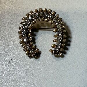 Horseshoe Brooch Pin Faux Pearl Rhinestone Gold Tone Lucky Charm Jewelry